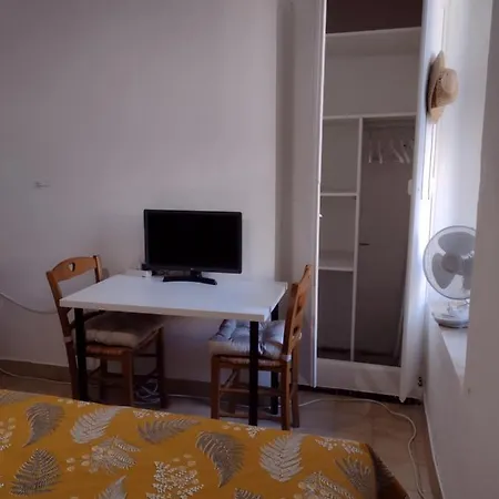 Privee Agreable Avec Balcon Séjour chez l'habitant